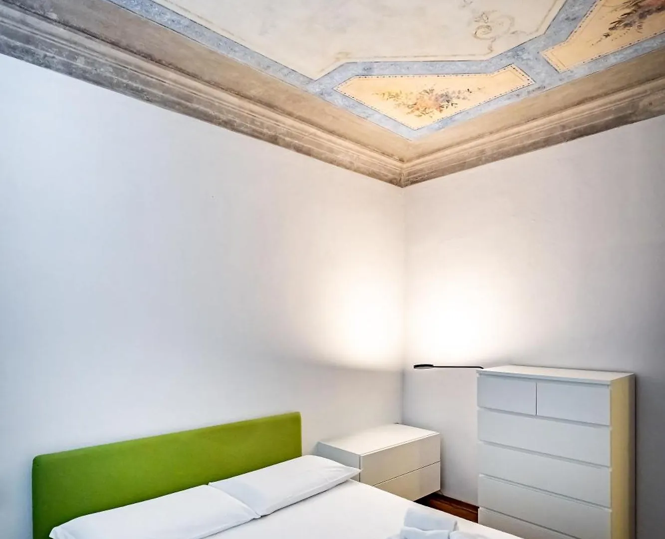 Apartment Yd Your Quiet Escape In The City Center Florence