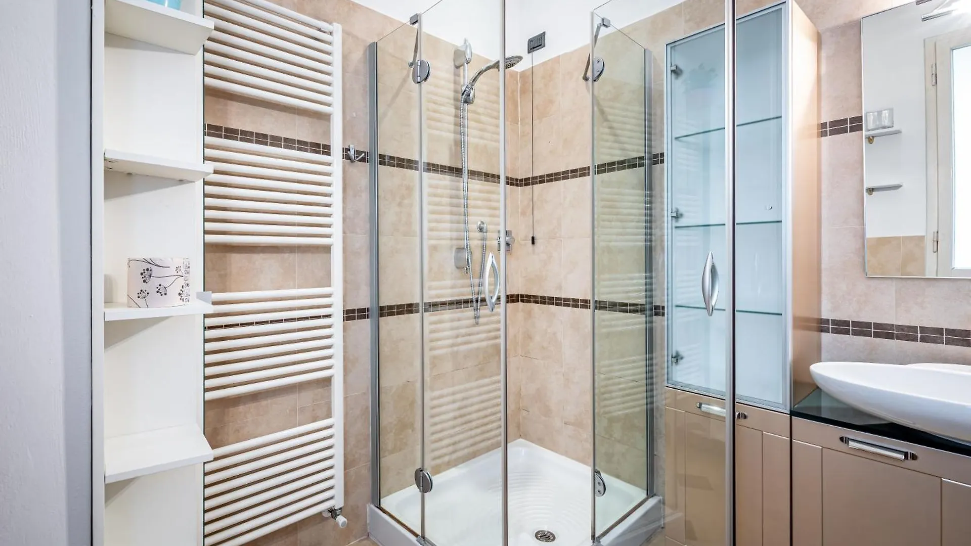 Apartment Yd Your Quiet Escape In The City Center Florence Italy